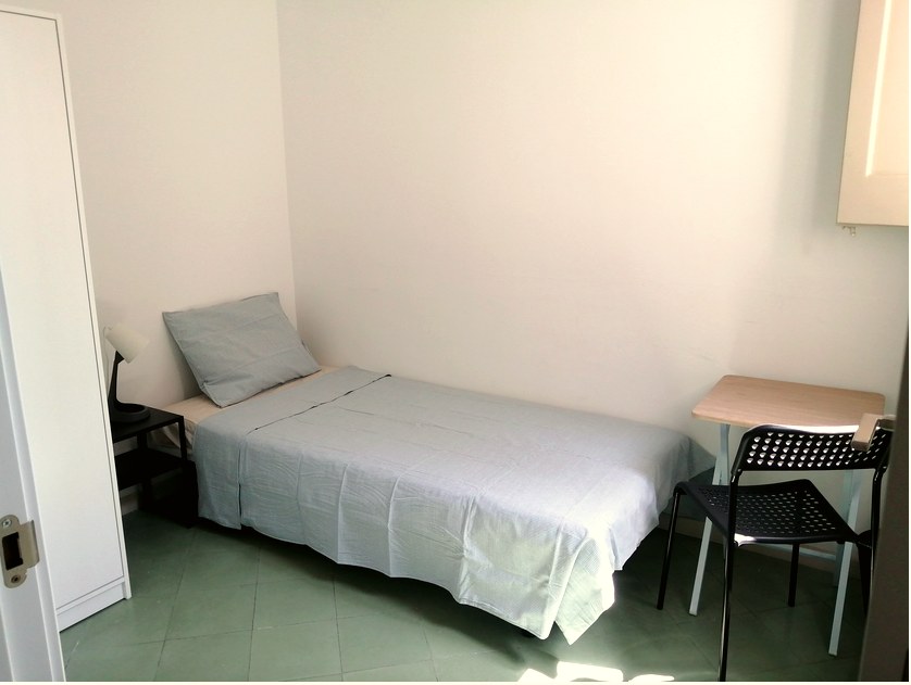 A furnished private student room in Eixample, Barcelona