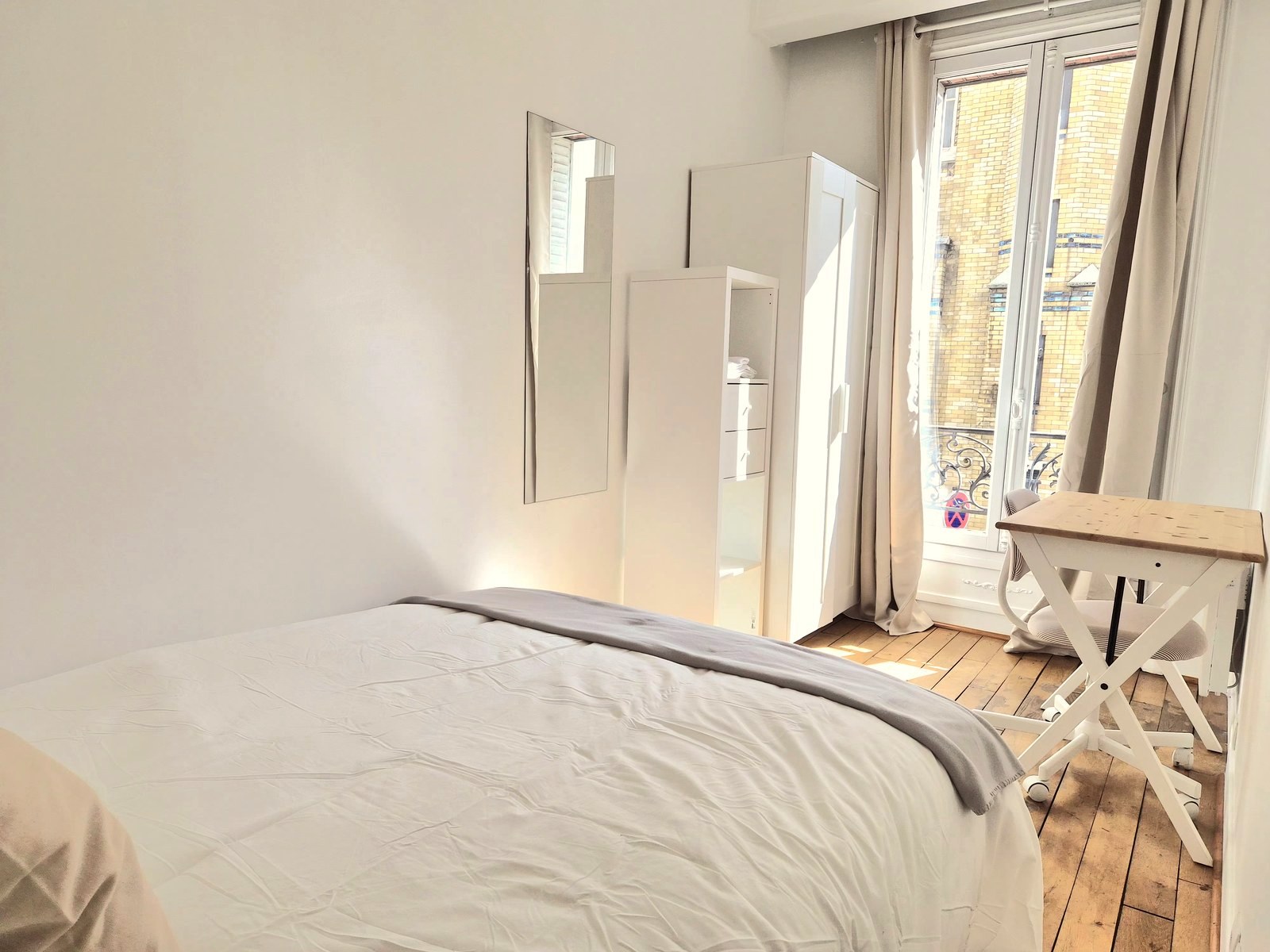 A furnished private student room in 17eme Arrondissement, Paris photo 2