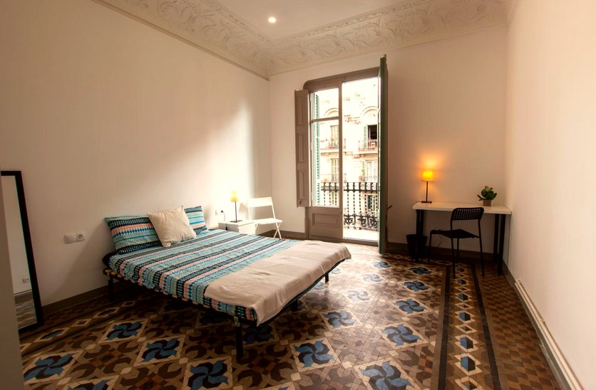 A furnished private student room in Eixample, Barcelona