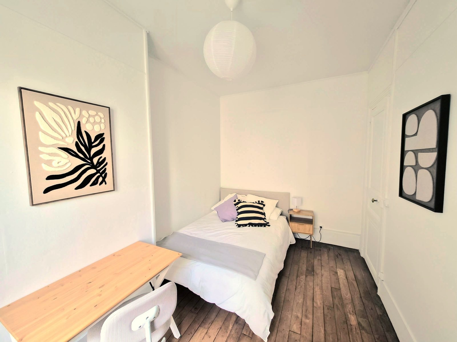 A furnished private student room in 17eme Arrondissement, Paris