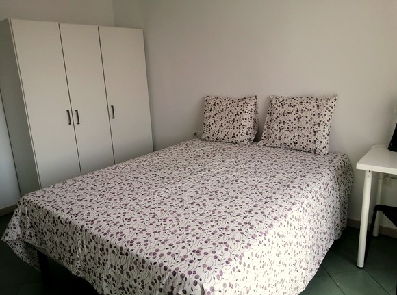 A furnished private student room in Eixample, Barcelona