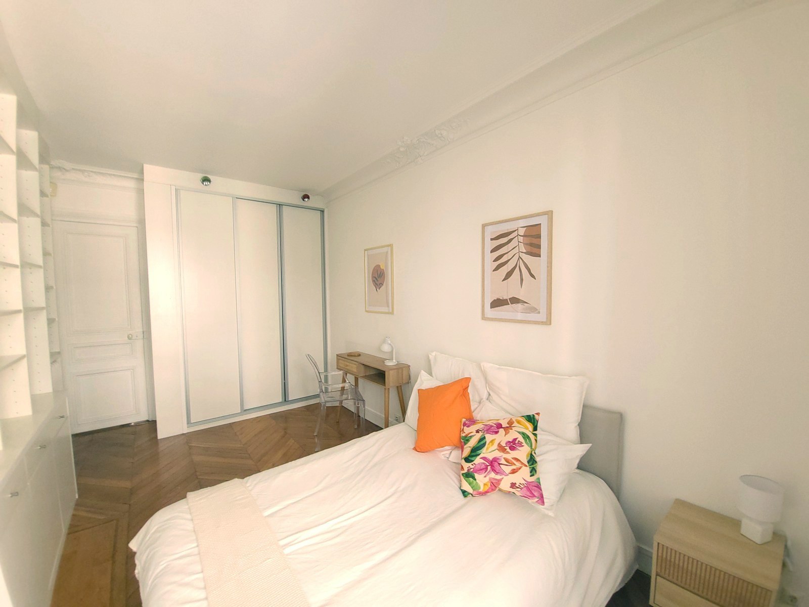 A furnished private student room in 8eme Arrondissement, Paris photo 3