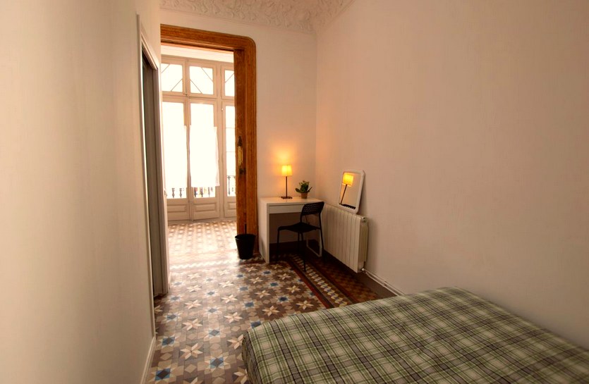 A furnished private student room in Eixample, Barcelona
