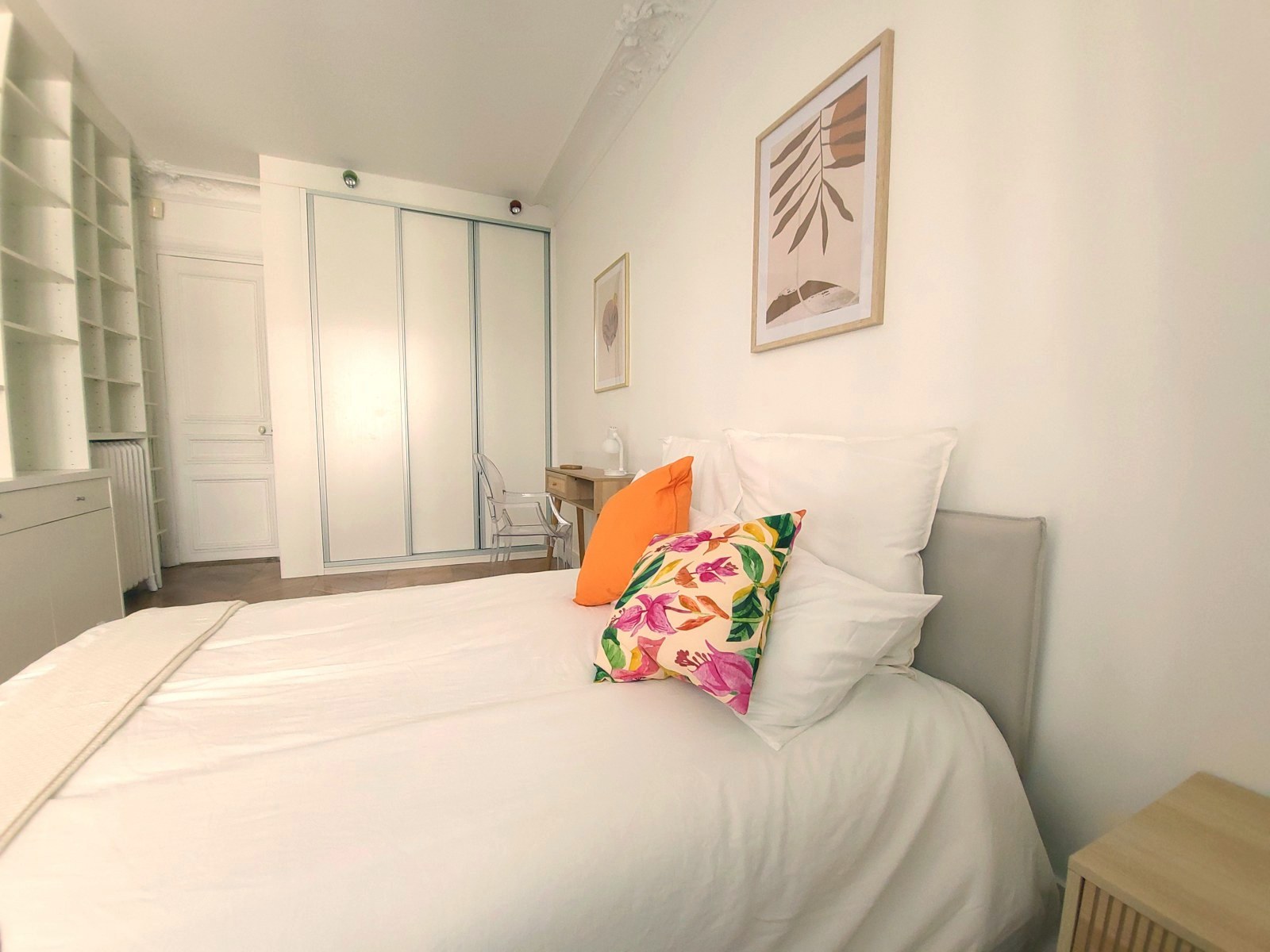 A furnished private student room in 8eme Arrondissement, Paris photo 4