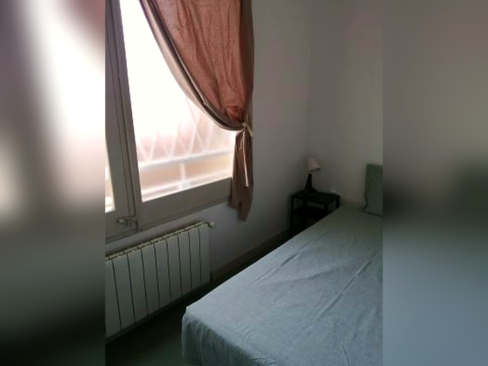 A furnished private student room in Eixample, Barcelona