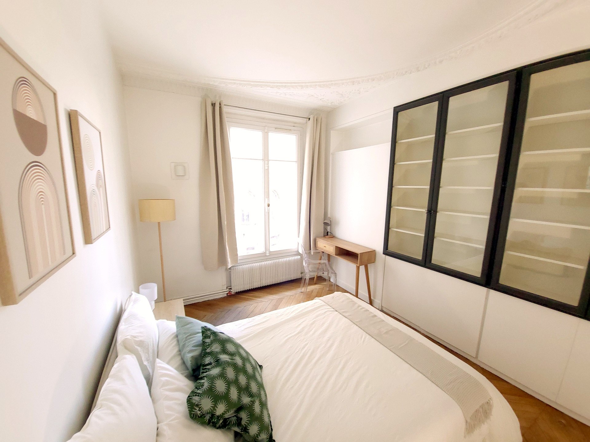 A furnished private student room in 8eme Arrondissement, Paris photo 2