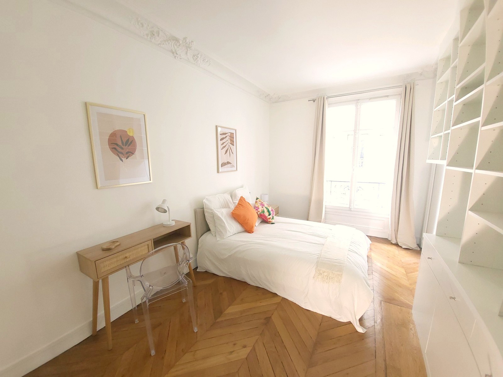 A furnished private student room in 8eme Arrondissement, Paris
