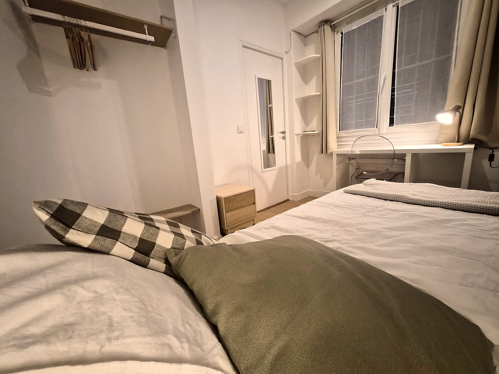 A furnished private student room in 8eme Arrondissement, Paris photo 4