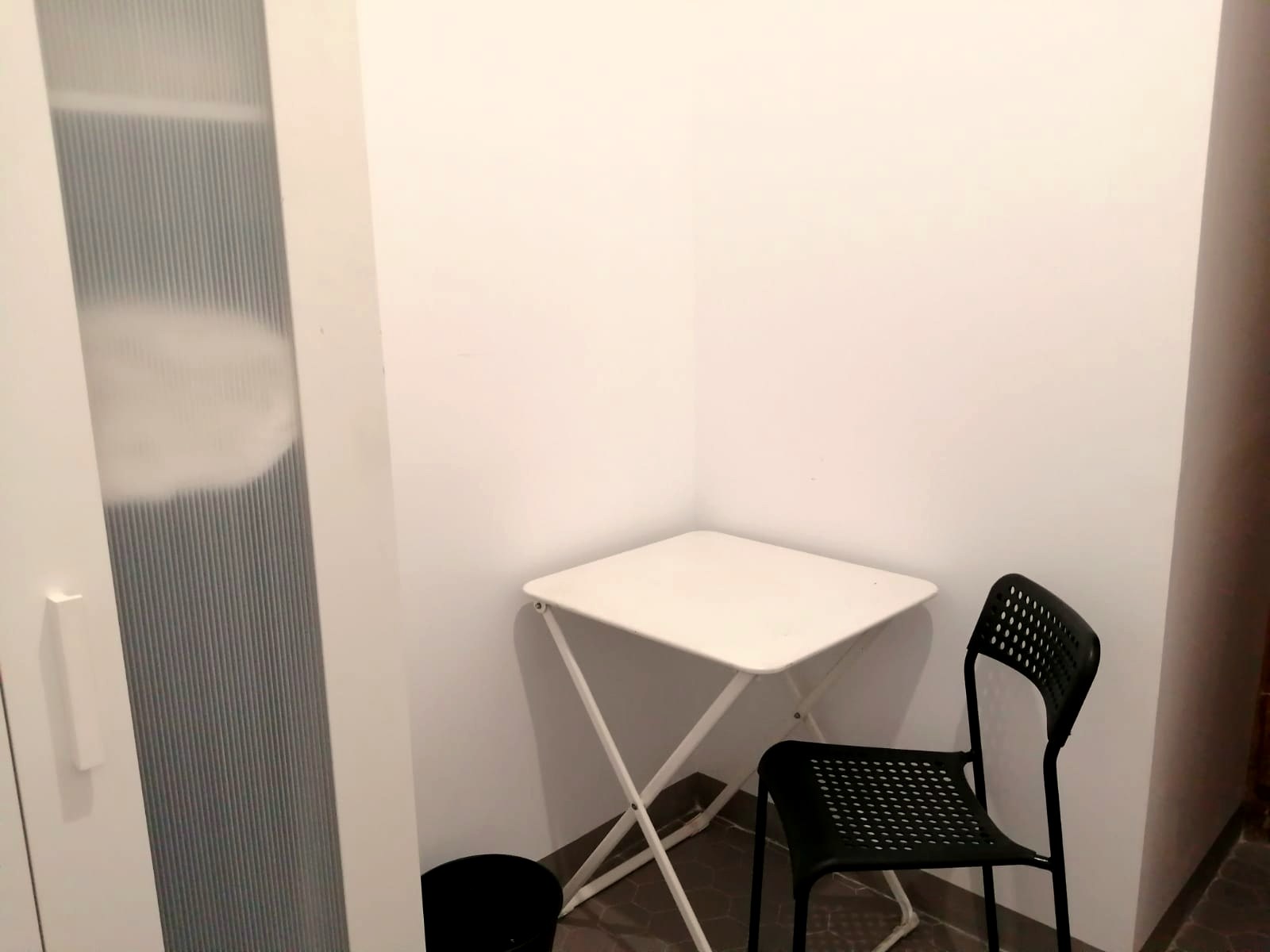 A furnished private student room in Eixample, Barcelona photo 4