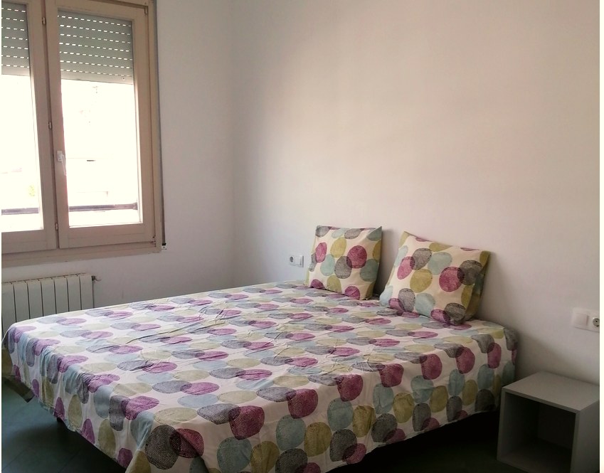 A furnished private student room in Eixample, Barcelona