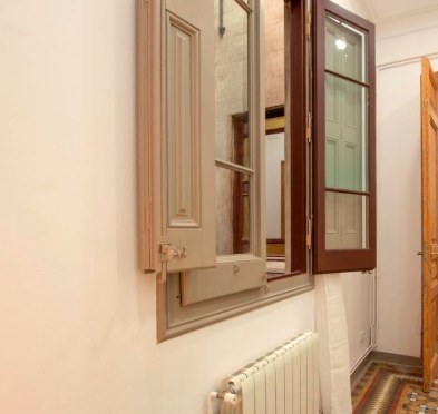 A furnished private student room in Eixample, Barcelona photo 4