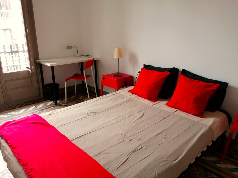 A furnished private student room in Eixample, Barcelona photo 2