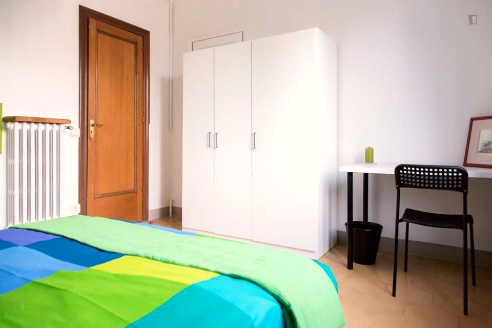 A furnished private student room in Eixample, Barcelona photo 4
