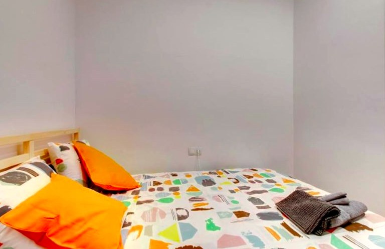 A furnished private student room in Eixample, Barcelona photo 2