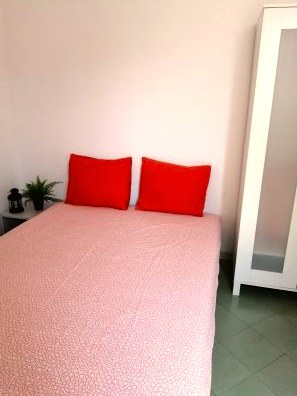 A furnished private student room in Eixample, Barcelona photo 2
