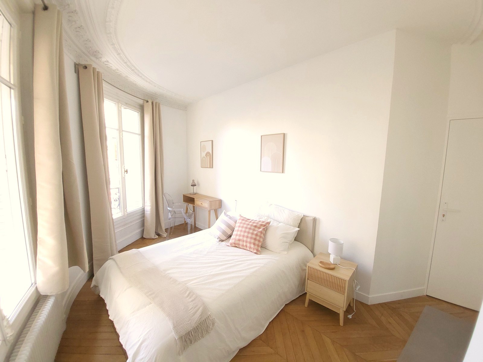 A furnished private student room in 8eme Arrondissement, Paris photo 2
