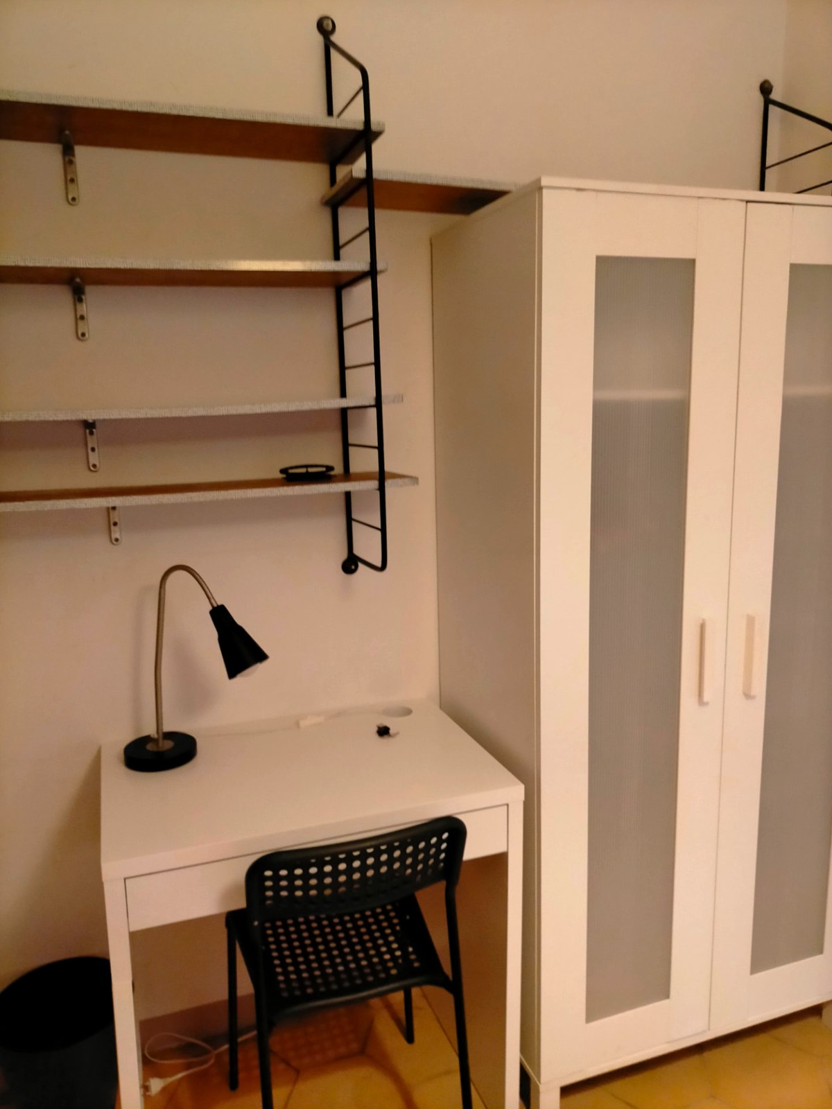 A furnished private student room in Eixample, Barcelona photo 4