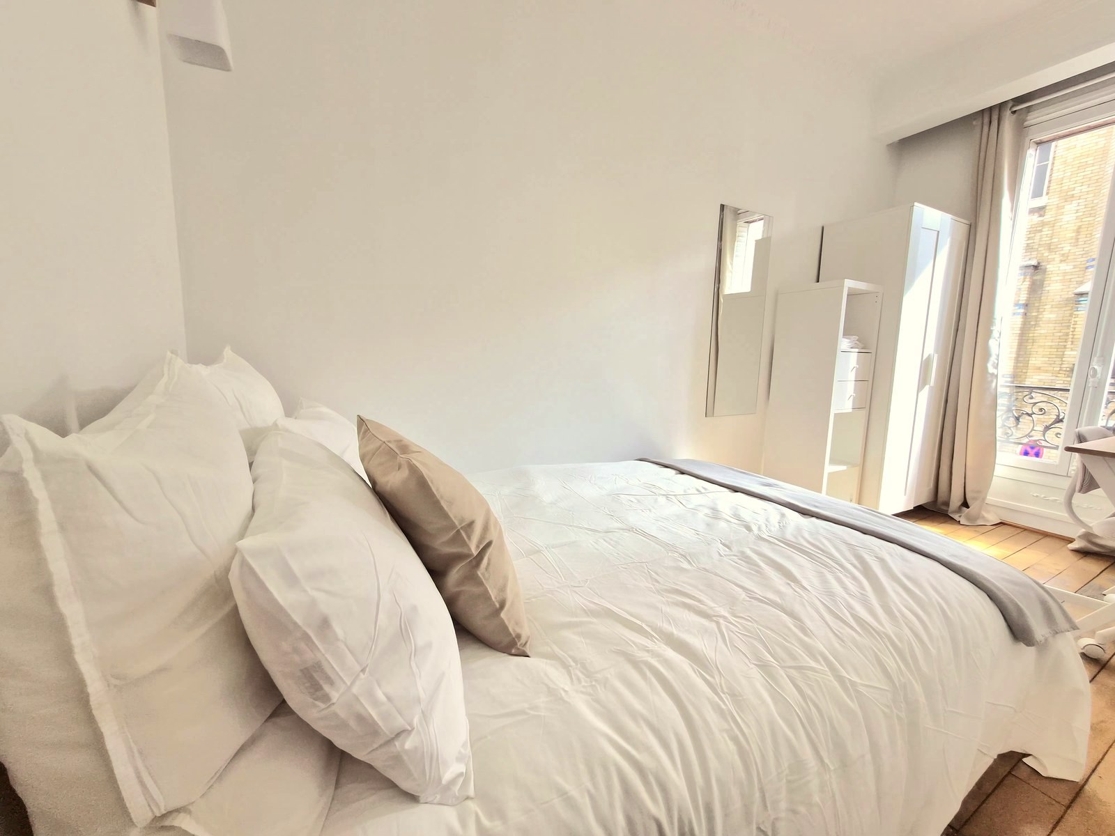 A furnished private student room in 17eme Arrondissement, Paris photo 3