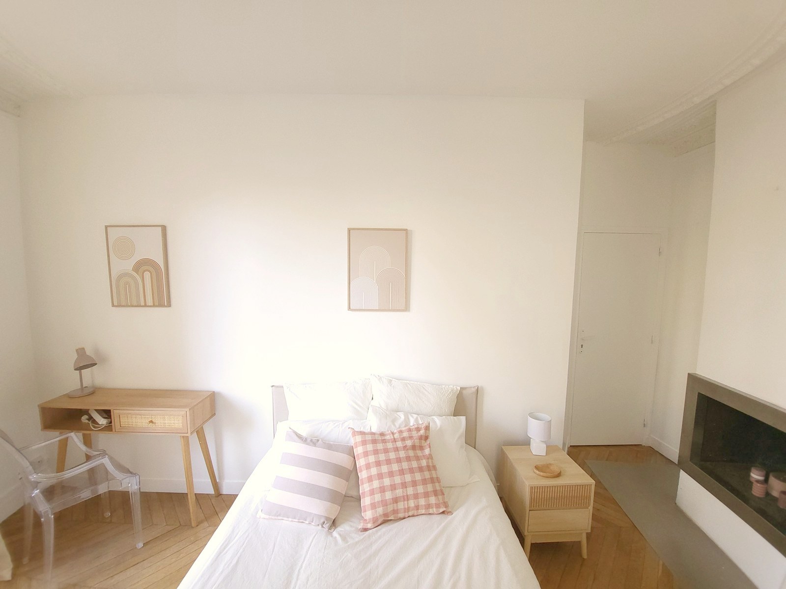 A furnished private student room in 8eme Arrondissement, Paris photo 6