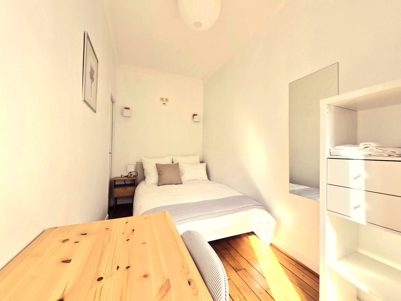 A furnished private student room in 17eme Arrondissement, Paris