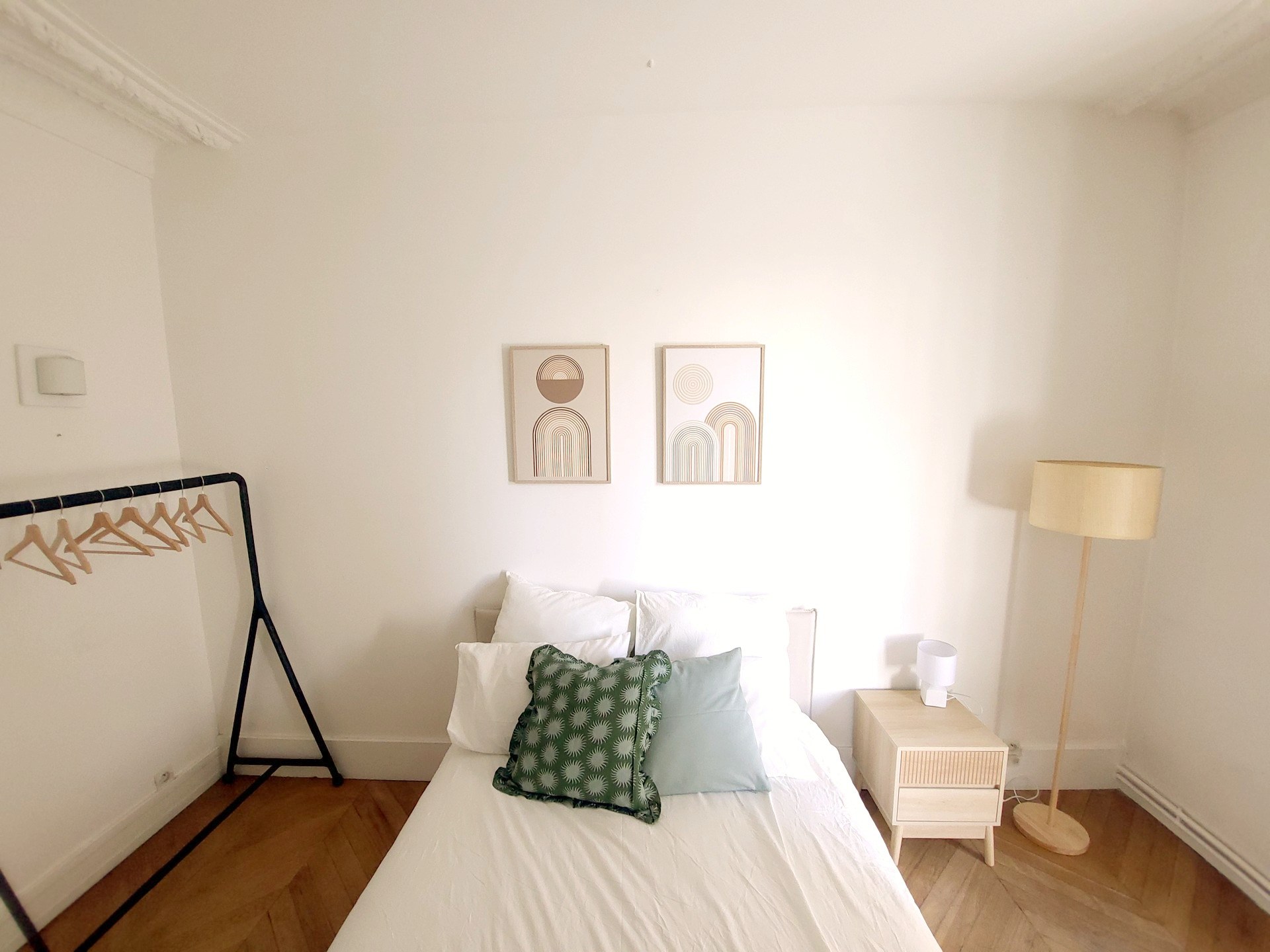 A furnished private student room in 8eme Arrondissement, Paris photo 5