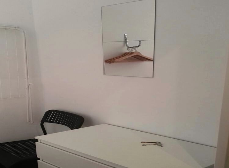 A furnished private student room in Eixample, Barcelona photo 4