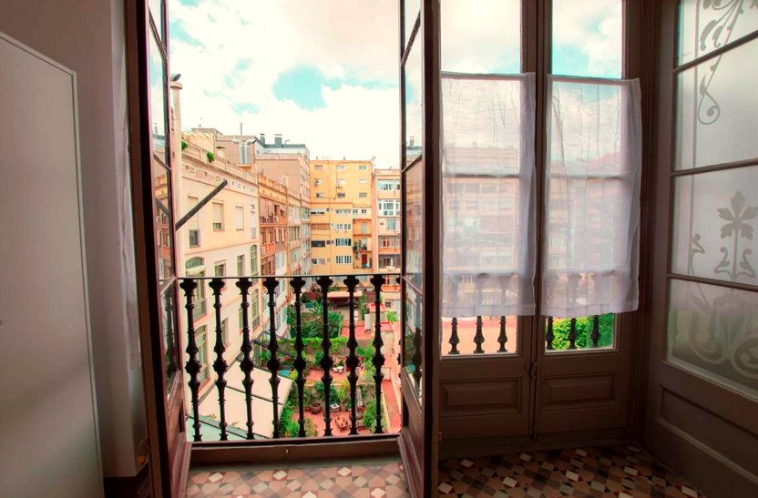 A furnished private student room in Eixample, Barcelona photo 4