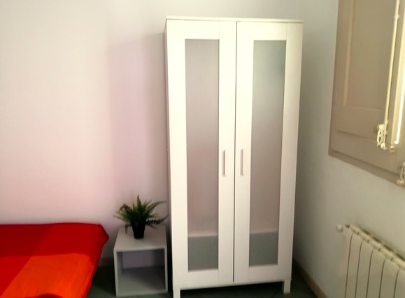 A furnished private student room in Eixample, Barcelona photo 3