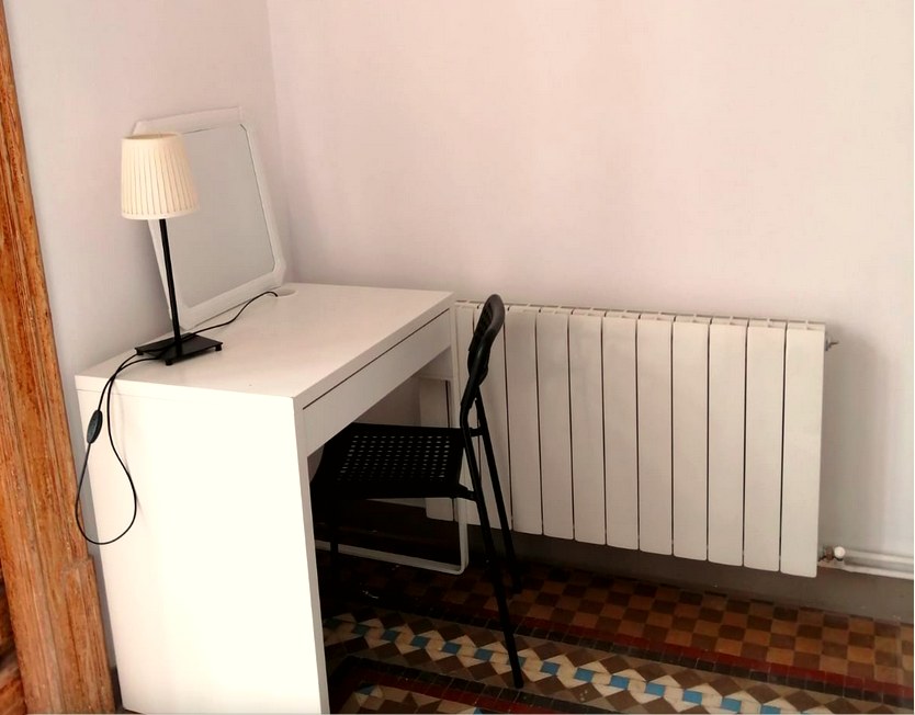A furnished private student room in Eixample, Barcelona photo 3