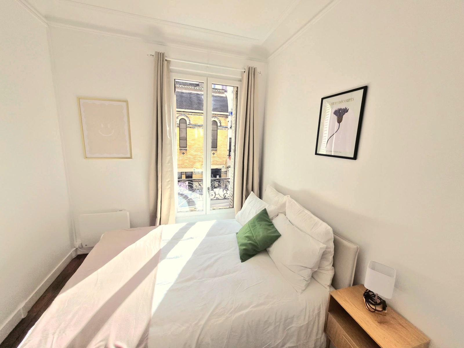 A furnished private student room in 17eme Arrondissement, Paris photo 2