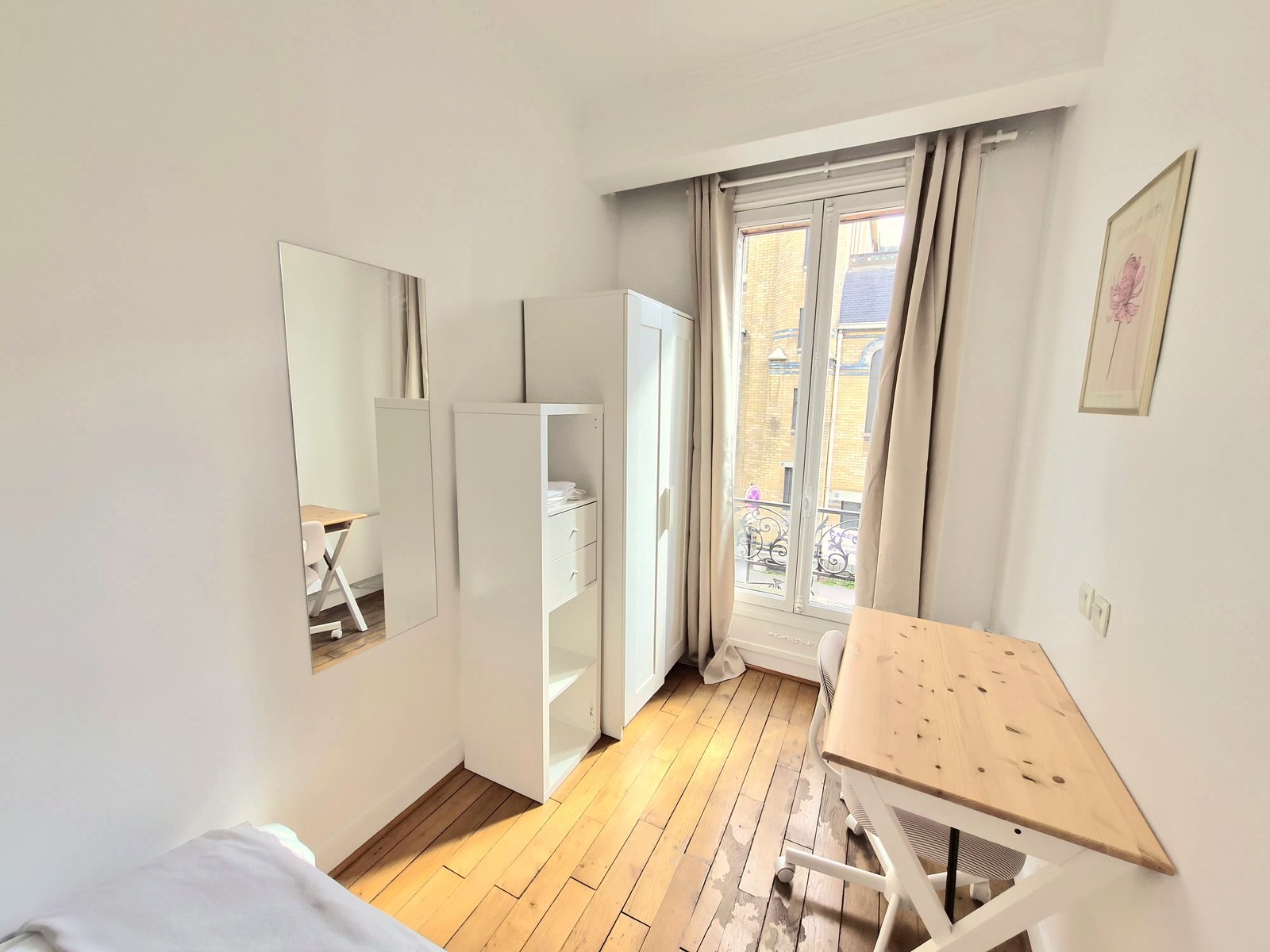 A furnished private student room in 17eme Arrondissement, Paris photo 5